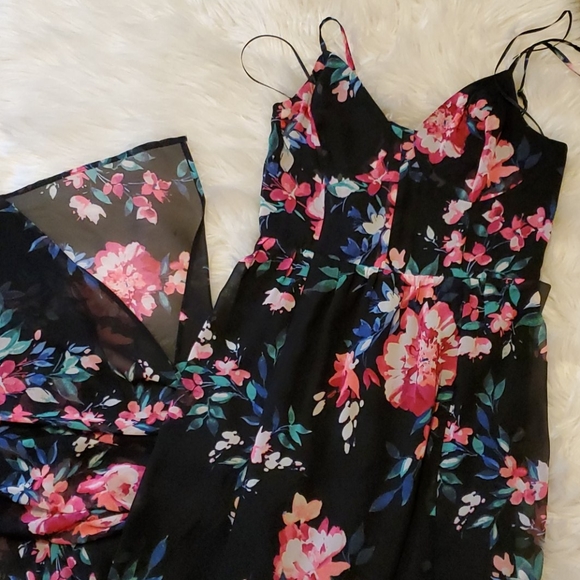 Express Dresses & Skirts - NWT Express maxi dress
